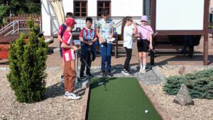 Exkurze 5.B – Lanový park a minigolf Deštné v Orlických horách