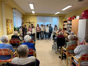 Vánoční vystoupení žáků 5.A v domově pro seniory Jitřenka