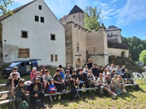 Výlet 5.&nbsp;ročníků na hrad Kost